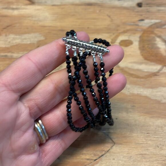 Woman’s black sparkly beaded bracelet - Picture 4 of 8